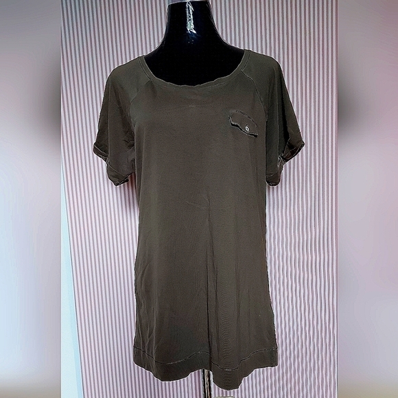 Icone Tops - Casual Utility Inspired T-Shirt Icone Effortless Chic Minimalist Relaxed Fit Tee